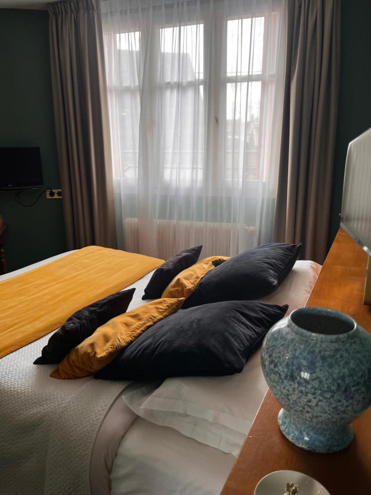 Le Temeraire Hotel 챠롤스 외부 사진