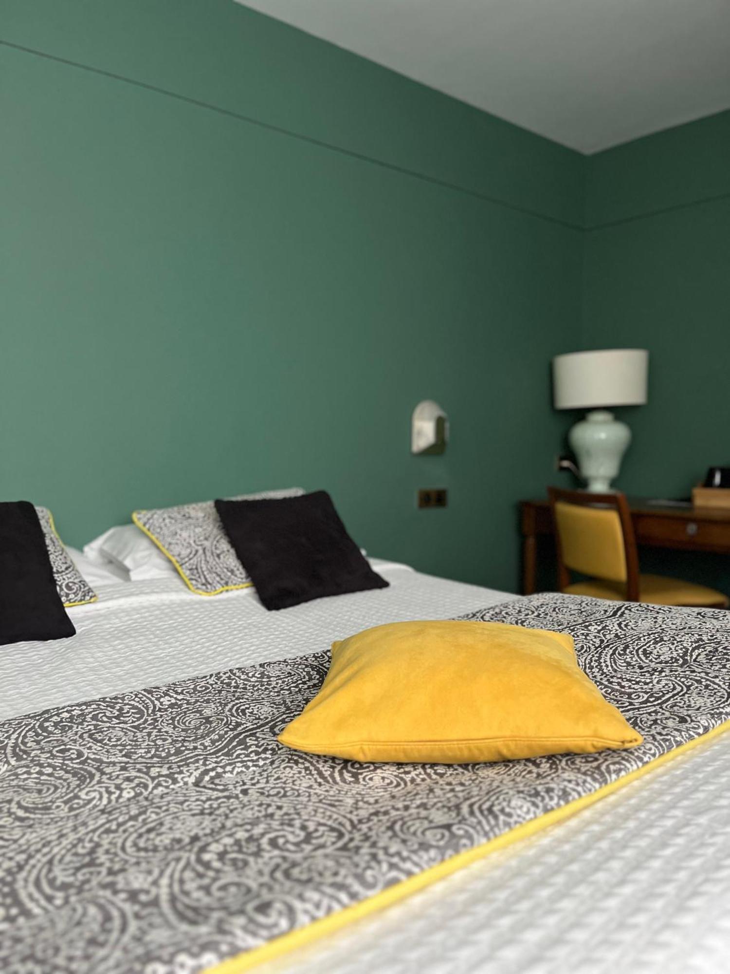 Le Temeraire Hotel 챠롤스 외부 사진